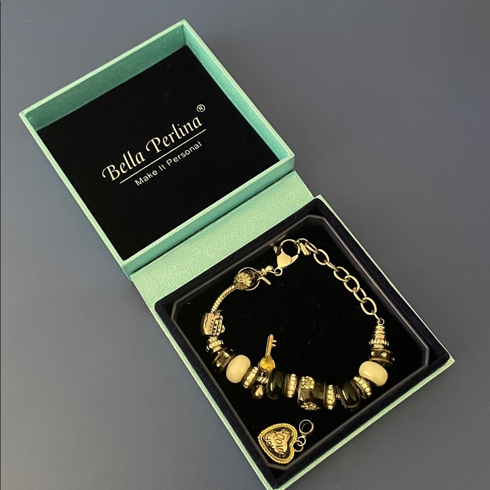 Bella Perlina charm bracelet